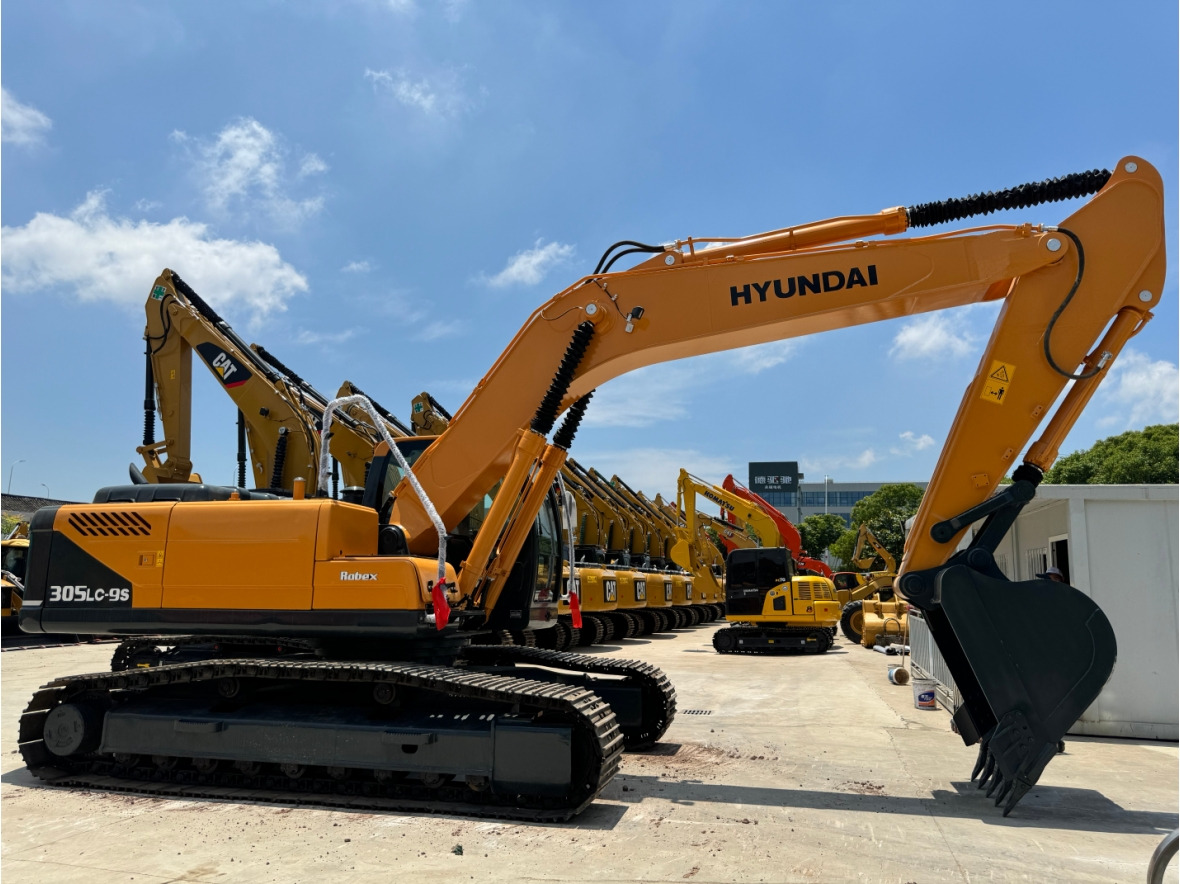 Hyundai 305LC-9S Good Price Used Excavator - Excavator pe şenile: Foto 5 Hyundai 305LC-9S Good Price Used Excavator - Excavator pe şenile: Foto 5