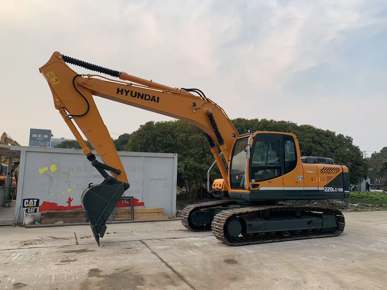 Hyundai Excavator 220LC-9S Secondhand Korea Machine - Excavator pe şenile: Foto 1 Hyundai Excavator 220LC-9S Secondhand Korea Machine - Excavator pe şenile: Foto 1