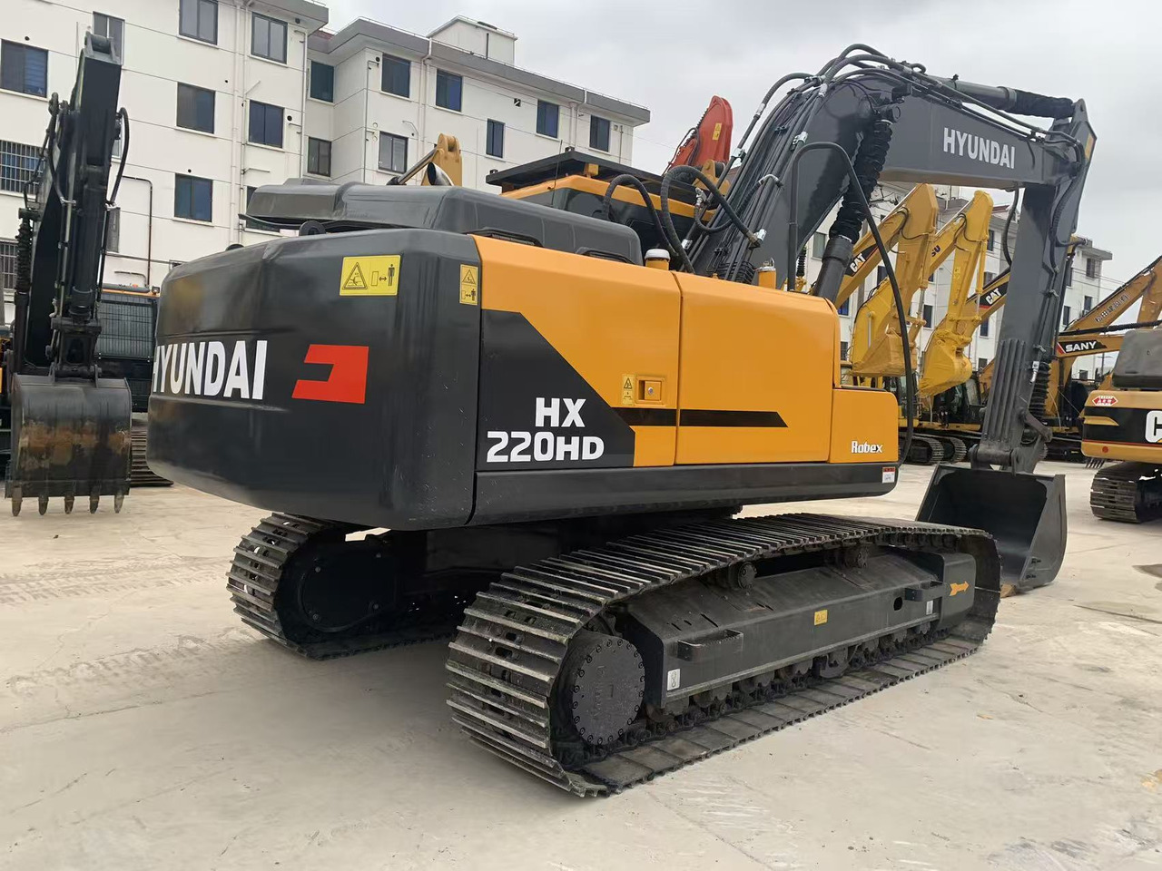 Hyundai HX220HD Good Price Secondhand 22 ton Excavator - Excavator pe şenile: Foto 5 Hyundai HX220HD Good Price Secondhand 22 ton Excavator - Excavator pe şenile: Foto 5