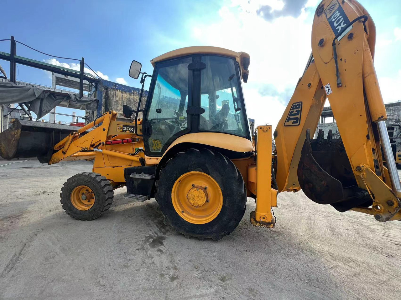 JCB 3CX Original Condition Used Backhoe Loader with Extendable Boom - Buldoexcavator: Foto 1 JCB 3CX Original Condition Used Backhoe Loader with Extendable Boom - Buldoexcavator: Foto 1