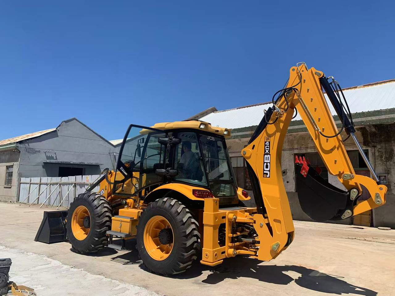 JCB Backhoe Loader 4CX, 4DX Good Price on Sale - Buldoexcavator: Foto 3 JCB Backhoe Loader 4CX, 4DX Good Price on Sale - Buldoexcavator: Foto 3