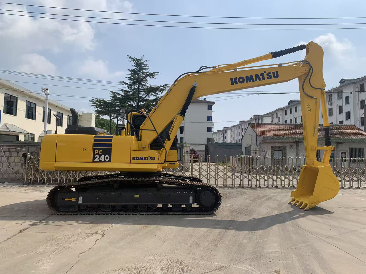 Komatsu PC240 Tracked Excavator Japan Origin - Excavator pe şenile: Foto 1 Komatsu PC240 Tracked Excavator Japan Origin - Excavator pe şenile: Foto 1