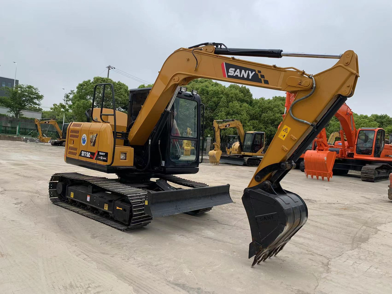 SANY Used Excavator SANY SY75C – Fuel-Saving Engine for Urban & Landscaping Jobs - Excavator pe şenile: Foto 1 SANY Used Excavator SANY SY75C – Fuel-Saving Engine for Urban & Landscaping Jobs - Excavator pe şenile: Foto 1