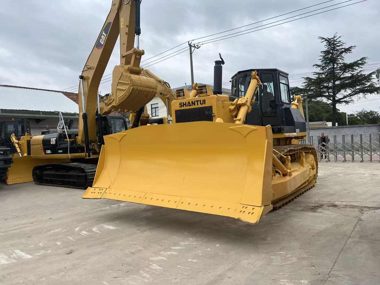 SHANTUI Used Bulldozer SHANTUI SD32 Delivers Power & Fuel Efficiency - Cilindru compactor pentru asfalt: Foto 2 SHANTUI Used Bulldozer SHANTUI SD32 Delivers Power & Fuel Efficiency - Cilindru compactor pentru asfalt: Foto 2