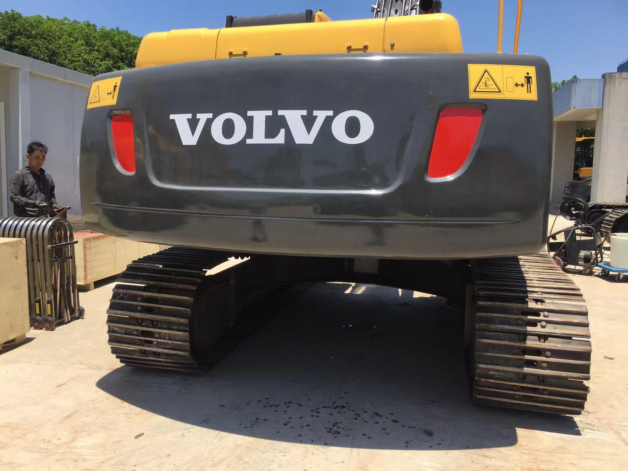 VOLVO Used Volvo EC210LC Crawler Excavator - DEPENDABLE POWER, LOW OWNERSHIP COST - Excavator pe şenile: Foto 3 VOLVO Used Volvo EC210LC Crawler Excavator - DEPENDABLE POWER, LOW OWNERSHIP COST - Excavator pe şenile: Foto 3