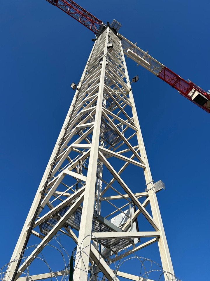 LIEBHERR 245 EC-H 12 Litronic - Macara turn: Foto 2 LIEBHERR 245 EC-H 12 Litronic - Macara turn: Foto 2