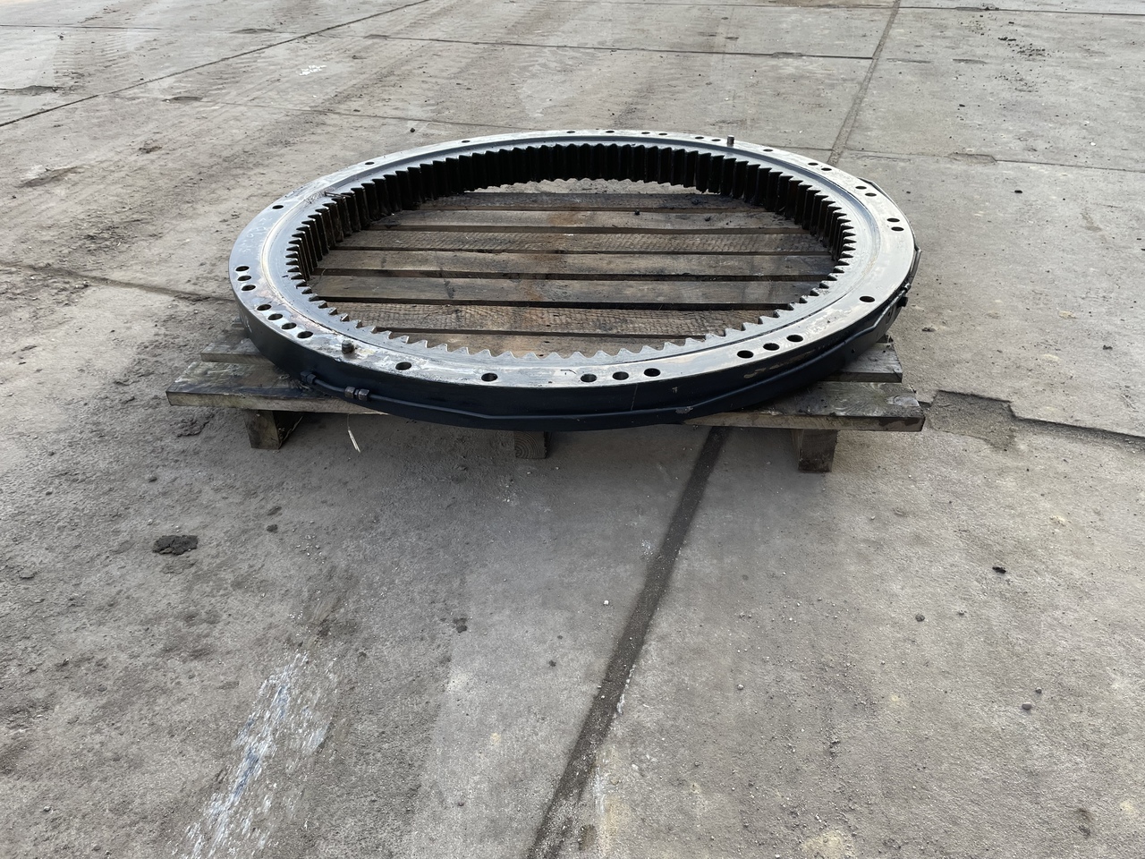 KOMATSU PC 228 - Rulment rotire pentru Excavator: Foto 1 KOMATSU PC 228 - Rulment rotire pentru Excavator: Foto 1