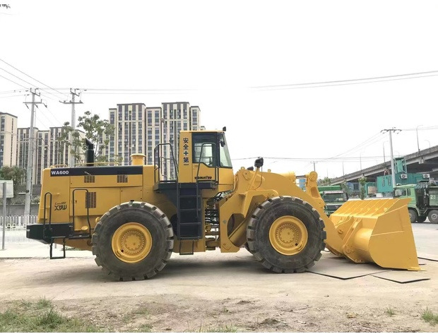 Încărcător frontal pe pneuri 2019 Komatsu WA600: Foto 9