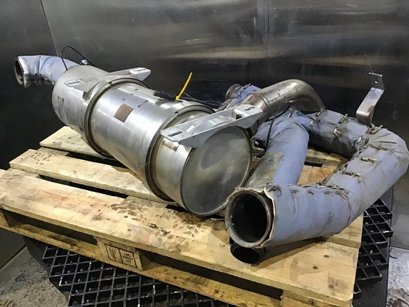 Liebherr Exhaust - Toba esapament: Foto 3 Liebherr Exhaust - Toba esapament: Foto 3