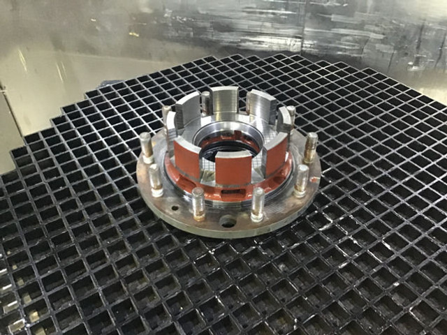 Liebherr Hub - Butuc: Foto 1 Liebherr Hub - Butuc: Foto 1