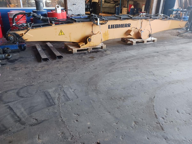 Liebherr Industrial Boom 7,1 M - Caroserie și exterior: Foto 2 Liebherr Industrial Boom 7,1 M - Caroserie și exterior: Foto 2