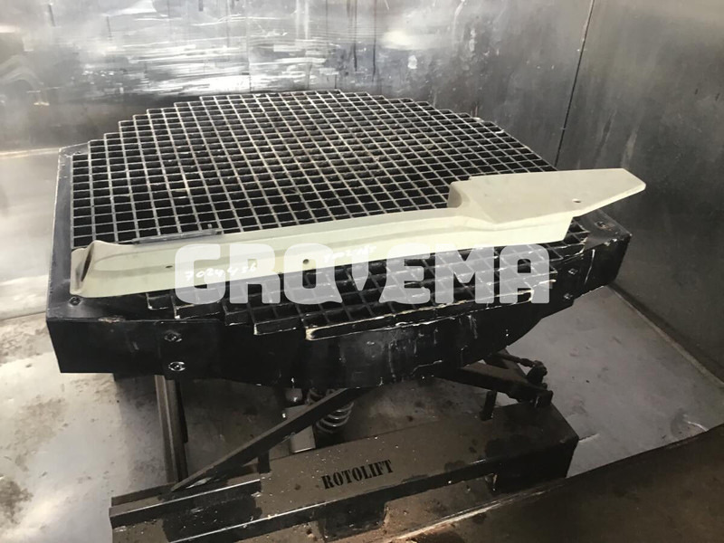 Liebherr R914STD / R914HDSL / R914B / R914 EW / R904 / R924 B / R934 / R934B / R954B / R964B / R974B / R974 - Conductă admisie: Foto 1 Liebherr R914STD / R914HDSL / R914B / R914 EW / R904 / R924 B / R934 / R934B / R954B / R964B / R974B / R974 - Conductă admisie: Foto 1