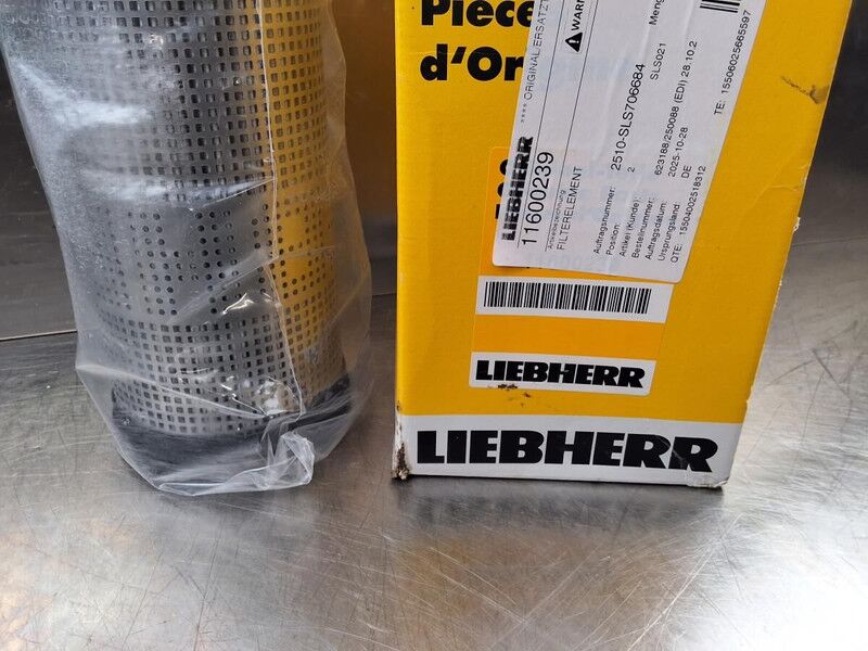 Liebherr R922 / R924 / R922 LC / R914 COMPACT / R920 LC / R920 NLC / R918 XLC / R918 LC / R918 NLC / R924 LC - Filtru de aer: Foto 2 Liebherr R922 / R924 / R922 LC / R914 COMPACT / R920 LC / R920 NLC / R918 XLC / R918 LC / R918 NLC / R924 LC - Filtru de aer: Foto 2