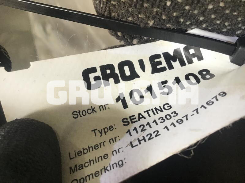 Liebherr R926 COMP / R946 LC / R946 LC-V / R946 NLC / R946 S-HD / R950 / R950 LC-V / R950 S-HD / R922 LC / R926 LC / R920 LC / R920 NLC / - Scaun: Foto 3 Liebherr R926 COMP / R946 LC / R946 LC-V / R946 NLC / R946 S-HD / R950 / R950 LC-V / R950 S-HD / R922 LC / R926 LC / R920 LC / R920 NLC / - Scaun: Foto 3