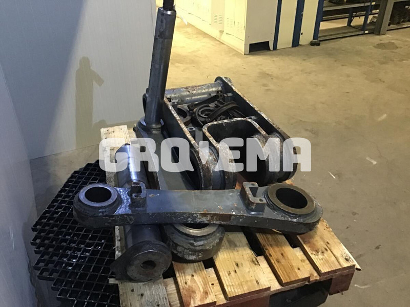 Liebherr R946 LC / R946 NLC / R950 LC-V / R954C / R956 / R974C / R956 LC - Cuplare rapidă: Foto 4 Liebherr R946 LC / R946 NLC / R950 LC-V / R954C / R956 / R974C / R956 LC - Cuplare rapidă: Foto 4