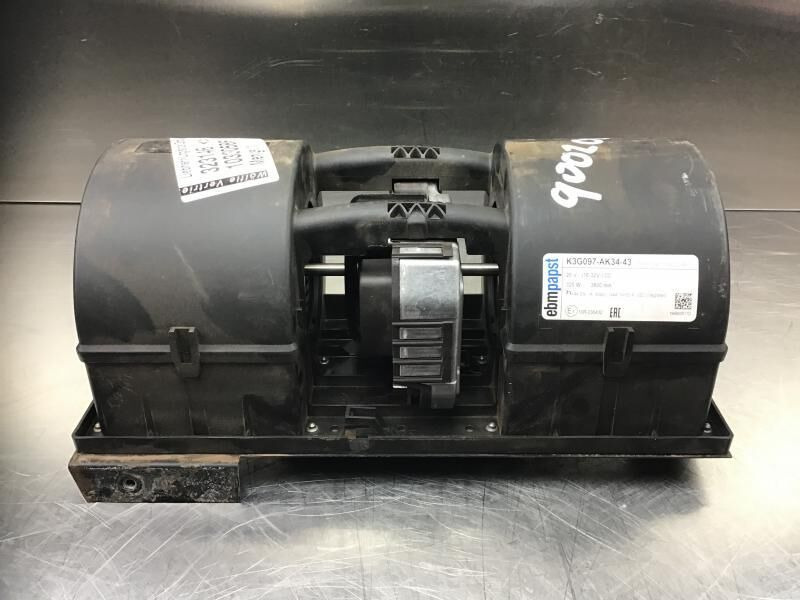 Liebherr R946 LC / R946 NLC / R956 / R976 / R926 LC / R920 / R920 LC - Ventilator habitaclu: Foto 1 Liebherr R946 LC / R946 NLC / R956 / R976 / R926 LC / R920 / R920 LC - Ventilator habitaclu: Foto 1