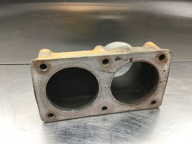 Sistem de răcire Liebherr Thermostat Housing: Foto 8 Sistem de răcire Liebherr Thermostat Housing: Foto 8