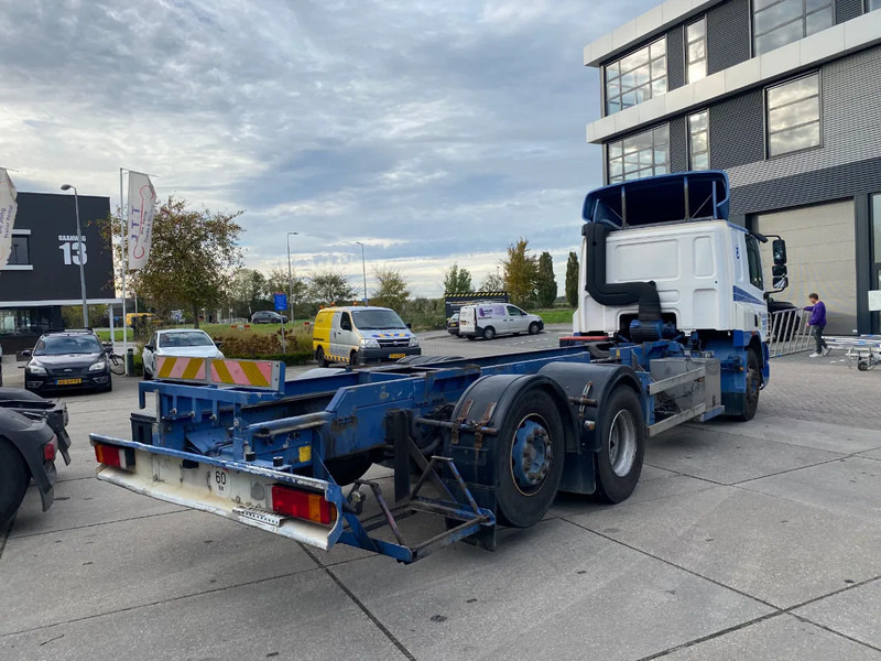 DAF CF 75.310 / Manual / Euro 3 - Camion şasiu: Foto 4 DAF CF 75.310 / Manual / Euro 3 - Camion şasiu: Foto 4