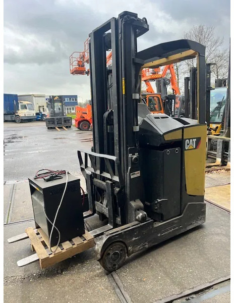 Caterpillar NR14N - Stivuitor cu catarg retractabil: Foto 2 Caterpillar NR14N - Stivuitor cu catarg retractabil: Foto 2