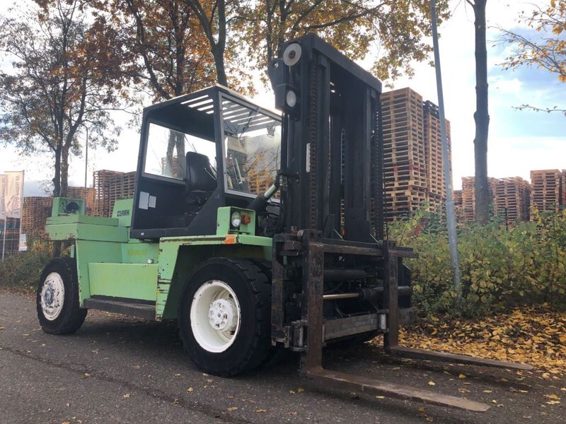 Clark DPL100 - Stivuitor diesel: Foto 3 Clark DPL100 - Stivuitor diesel: Foto 3