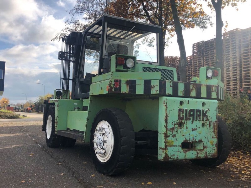 Clark DPL100 - Stivuitor diesel: Foto 4 Clark DPL100 - Stivuitor diesel: Foto 4
