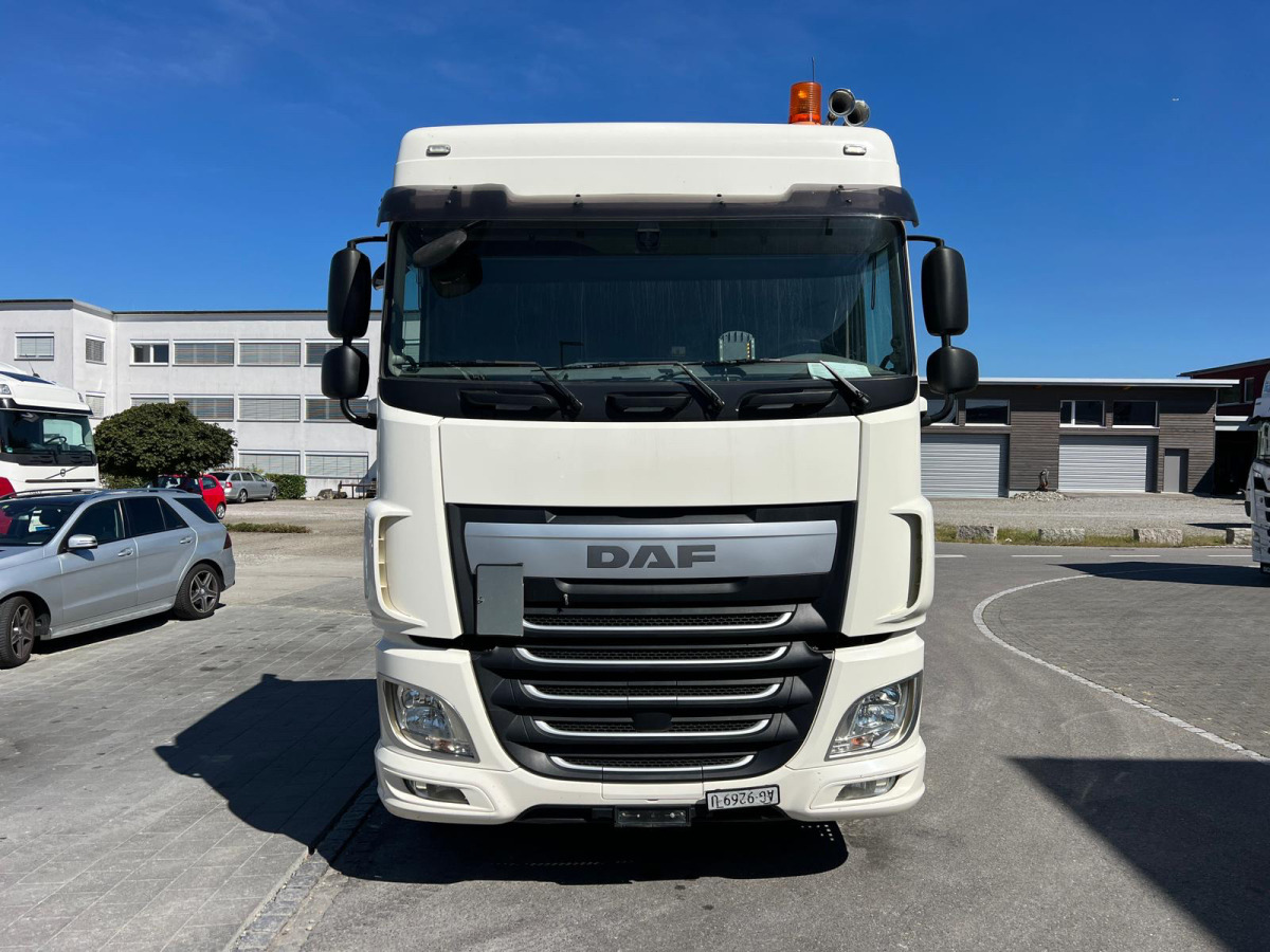DAF XF510 6x2 - Cap tractor: Foto 2 DAF XF510 6x2 - Cap tractor: Foto 2