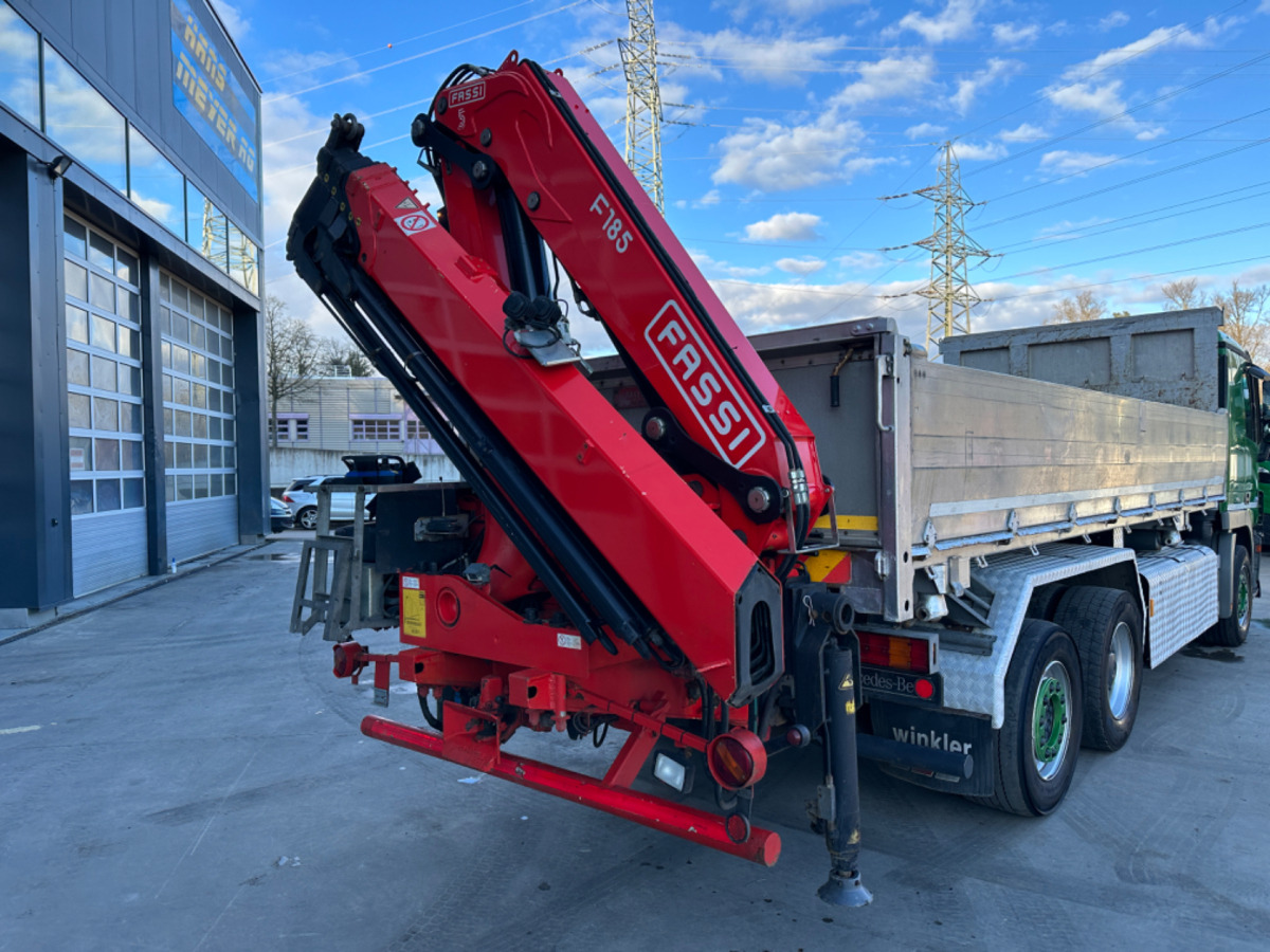 FASSI 185-5 mit Heckkonsole - Macara montată: Foto 1 FASSI 185-5 mit Heckkonsole - Macara montată: Foto 1