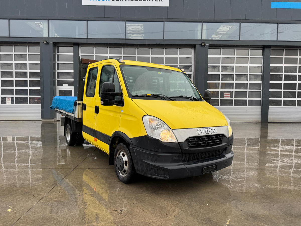 IVECO Daily 35C15 4x2 - Autoutilitară cu platformă, Autoutilitară cabină dublă: Foto 2 IVECO Daily 35C15 4x2 - Autoutilitară cu platformă, Autoutilitară cabină dublă: Foto 2