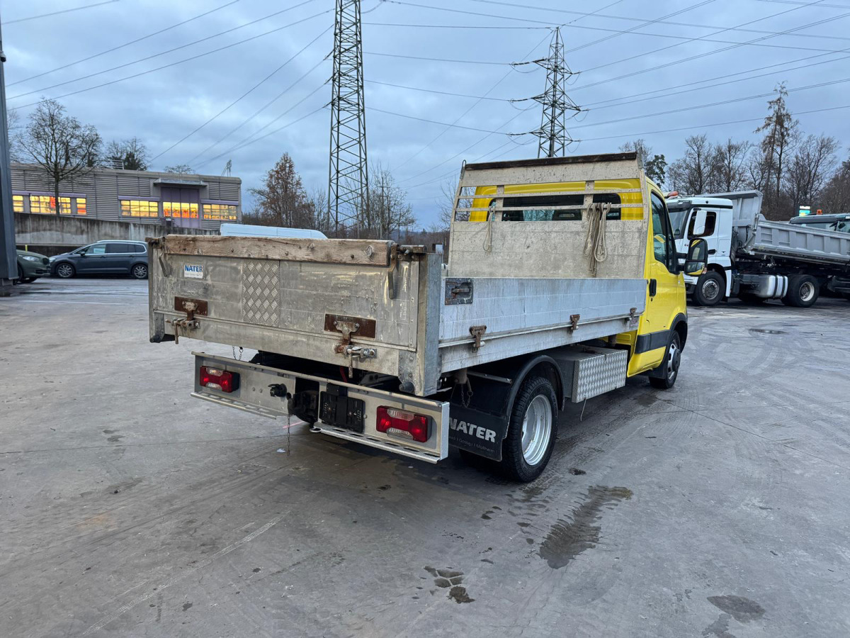 IVECO Daily 35C15 4x2 - Autoutilitară basculantă: Foto 5 IVECO Daily 35C15 4x2 - Autoutilitară basculantă: Foto 5