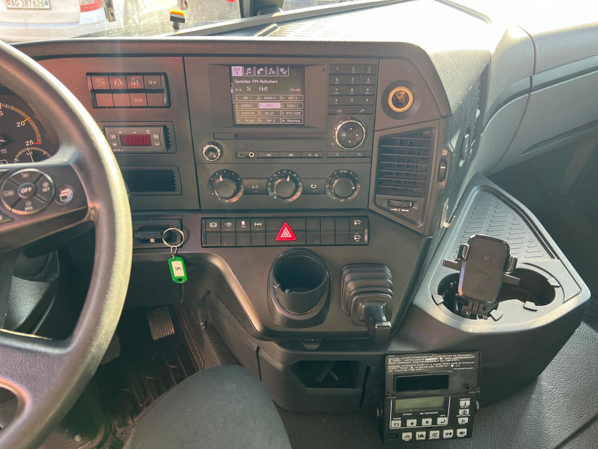 MERCEDES 4x Antos 1843 4x2 Kühler în leasing MERCEDES 4x Antos 1843 4x2 Kühler: Foto 13 MERCEDES 4x Antos 1843 4x2 Kühler în leasing MERCEDES 4x Antos 1843 4x2 Kühler: Foto 13