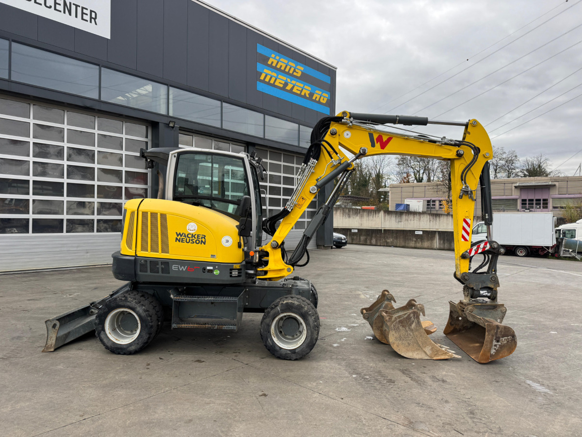 NEUSON EW65 E14-2 Powertilt 3x Schaufeln - Excavator pe roţi: Foto 3 NEUSON EW65 E14-2 Powertilt 3x Schaufeln - Excavator pe roţi: Foto 3