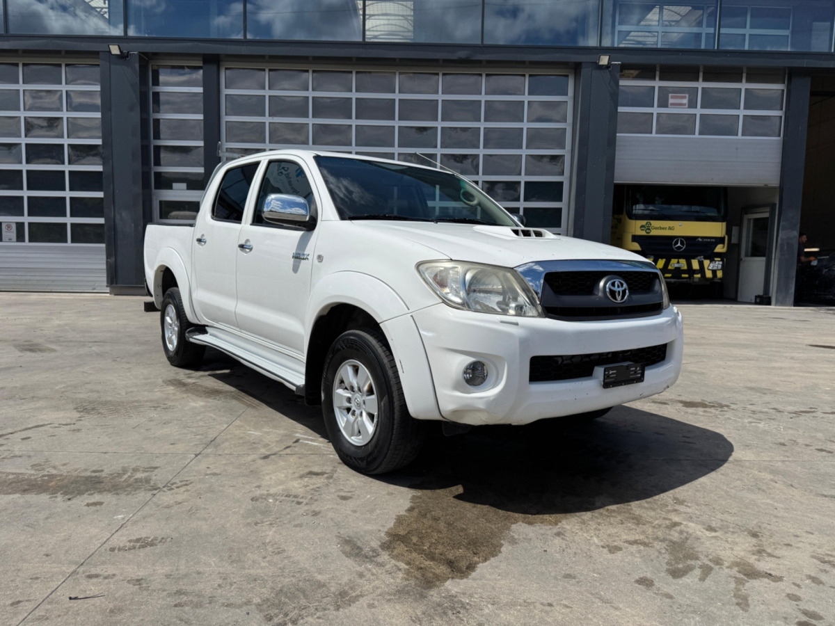 TOYOTA Hilux 3.0D 4WD - Pick-up: Foto 3 TOYOTA Hilux 3.0D 4WD - Pick-up: Foto 3