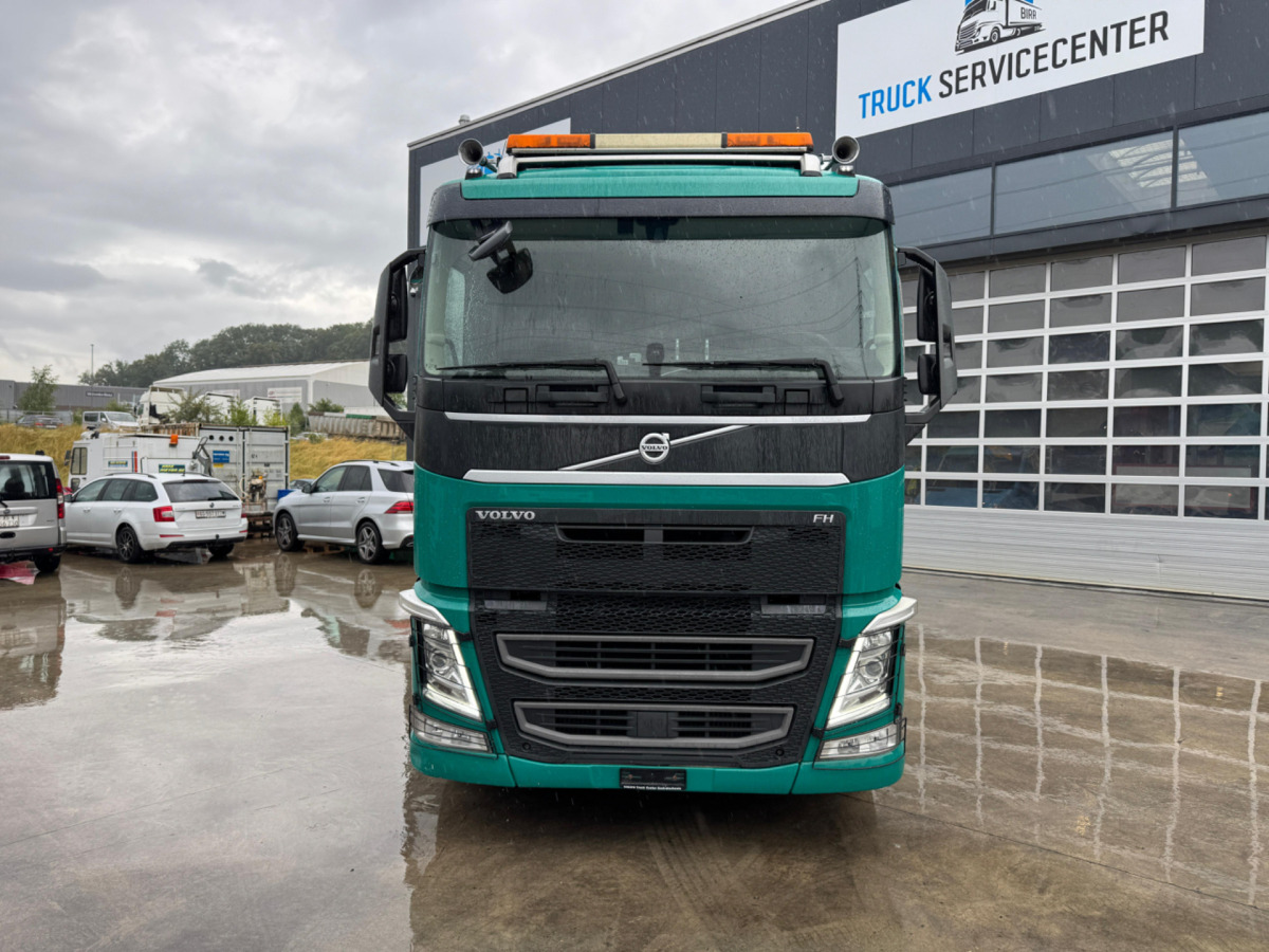 VOLVO FH-540 6x2 Tajfun L300Z - Camion forestier, Camion cu macara: Foto 2 VOLVO FH-540 6x2 Tajfun L300Z - Camion forestier, Camion cu macara: Foto 2