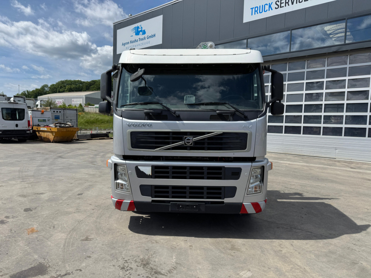 VOLVO FM-400 4x2 Bonfiglioli 15000-4 - Camion cu macara: Foto 3 VOLVO FM-400 4x2 Bonfiglioli 15000-4 - Camion cu macara: Foto 3