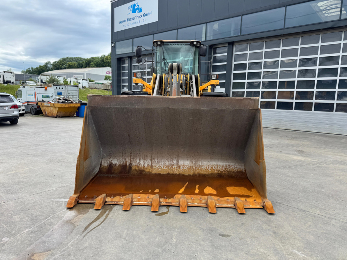 VOLVO L180G - Încărcător frontal pe pneuri: Foto 3 VOLVO L180G - Încărcător frontal pe pneuri: Foto 3