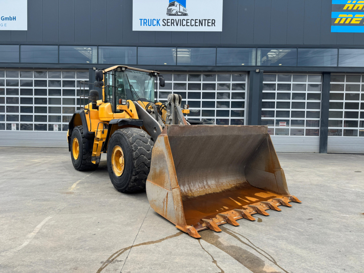 VOLVO L180G - Încărcător frontal pe pneuri: Foto 2 VOLVO L180G - Încărcător frontal pe pneuri: Foto 2