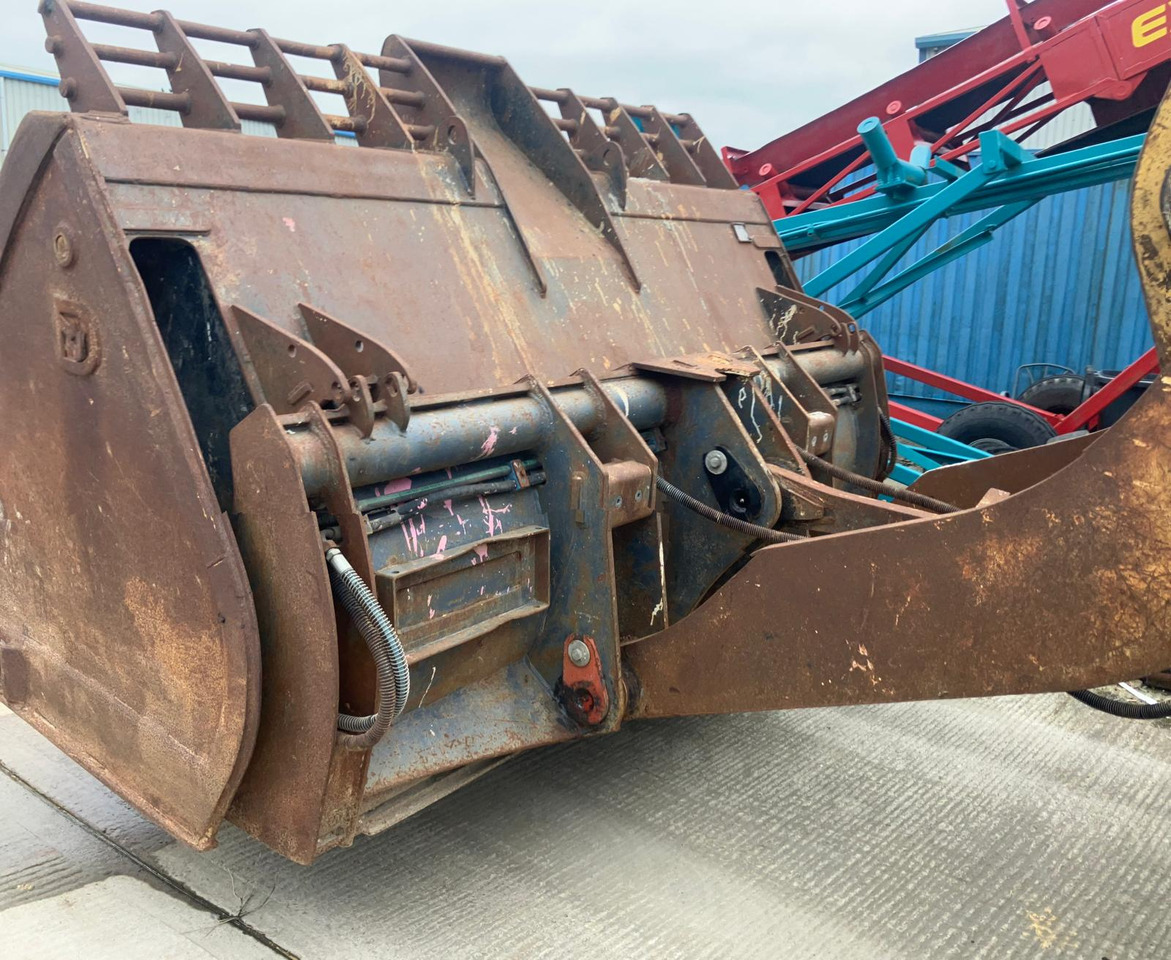 CASE 821C - Încărcător frontal pe pneuri: Foto 5 CASE 821C - Încărcător frontal pe pneuri: Foto 5