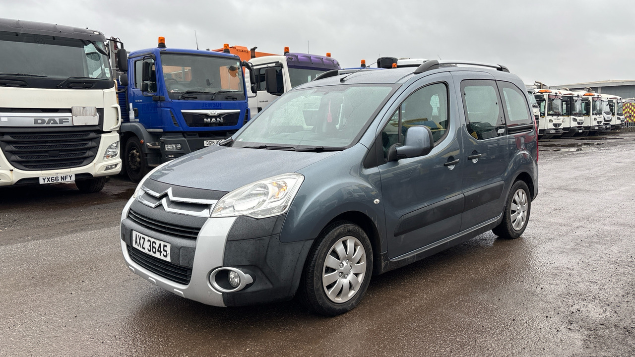 CITROEN BERLINGO MULTISPACE 1.6 HDI 90PS XTR - Automobil: Foto 2 CITROEN BERLINGO MULTISPACE 1.6 HDI 90PS XTR - Automobil: Foto 2