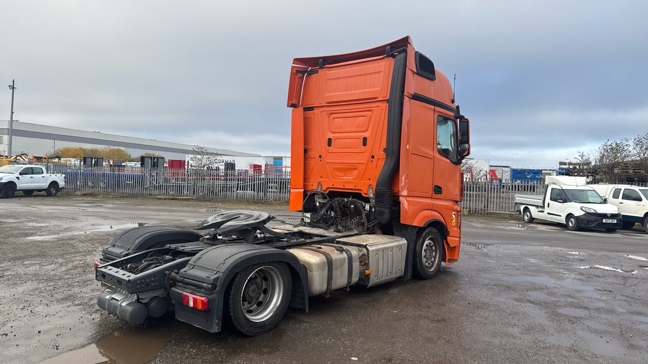 MERCEDES-BENZ ACTROS 1845 - Cap tractor: Foto 4 MERCEDES-BENZ ACTROS 1845 - Cap tractor: Foto 4