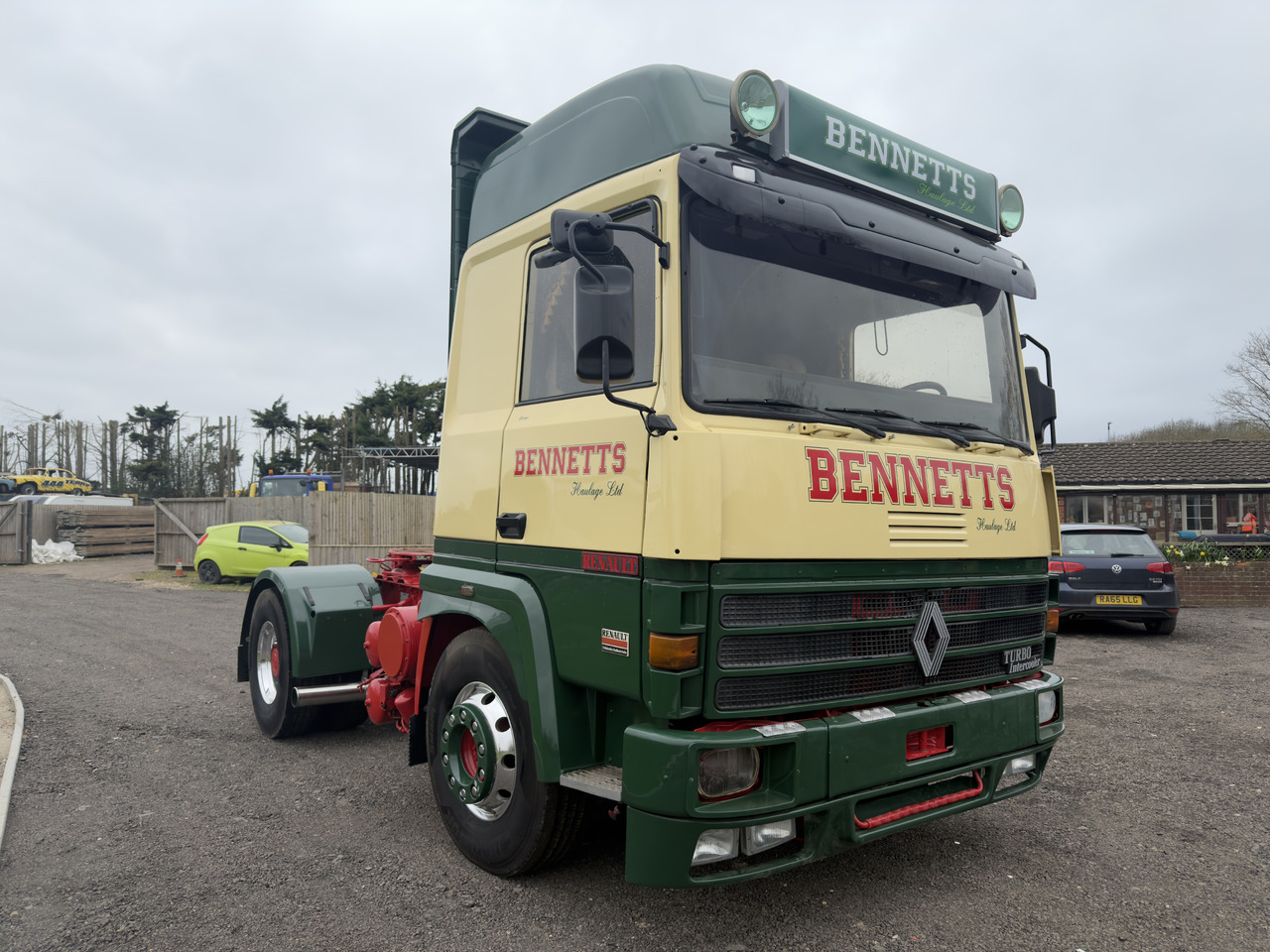 RENAULT R420 V8 - Cap tractor: Foto 1 RENAULT R420 V8 - Cap tractor: Foto 1