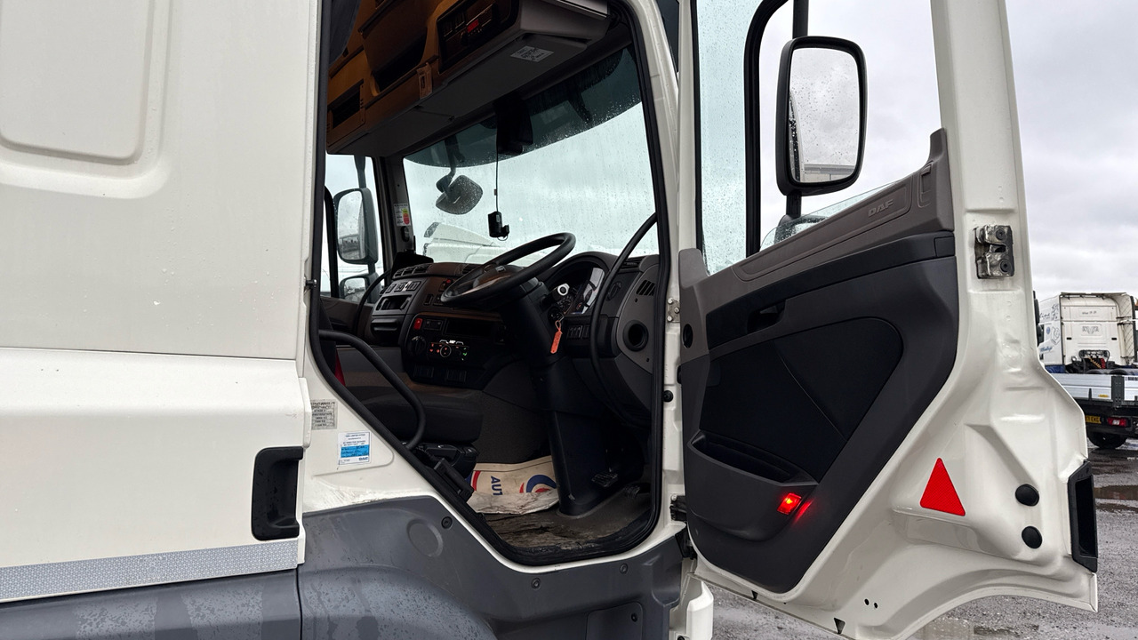 DAF CF 260 - Camion cu prelată: Foto 5 DAF CF 260 - Camion cu prelată: Foto 5