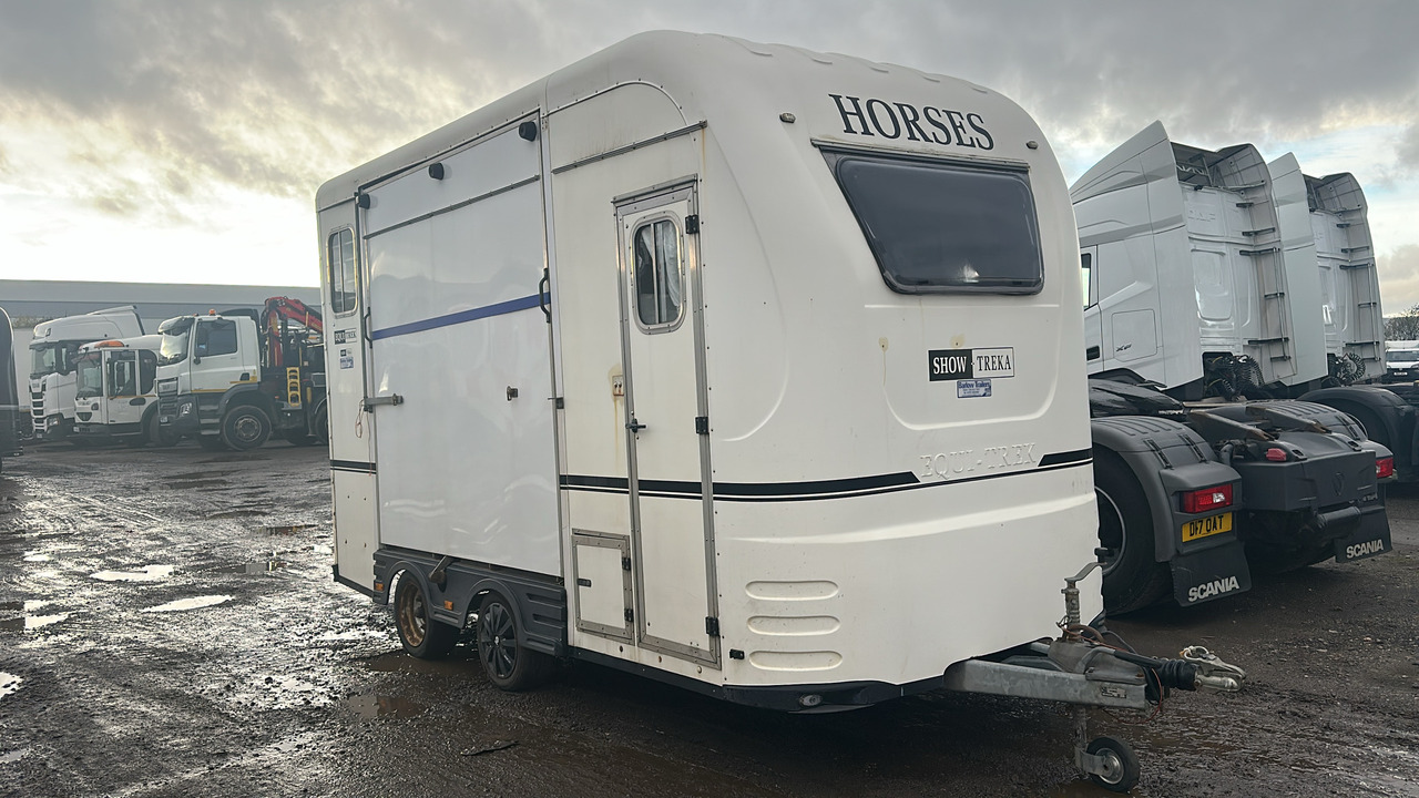 EQUI TREK SHOW TREKA - Remorcă transport utilaje: Foto 1 EQUI TREK SHOW TREKA - Remorcă transport utilaje: Foto 1