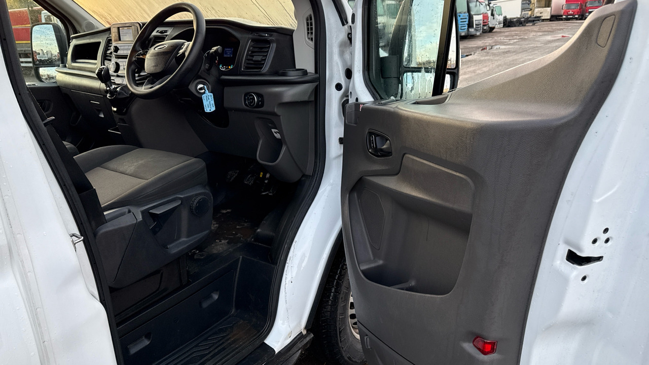 Ford Transit 350 2.0 EcoBlue 130ps - Dubă: Foto 5 Ford Transit 350 2.0 EcoBlue 130ps - Dubă: Foto 5