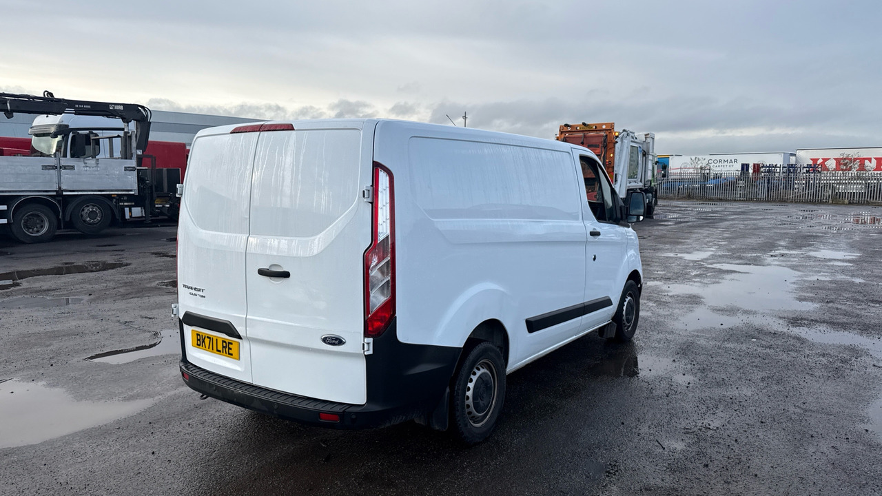 Ford Transit Custom 300 2.0 EcoBlue 105ps - Autoutilitară compactă: Foto 4 Ford Transit Custom 300 2.0 EcoBlue 105ps - Autoutilitară compactă: Foto 4