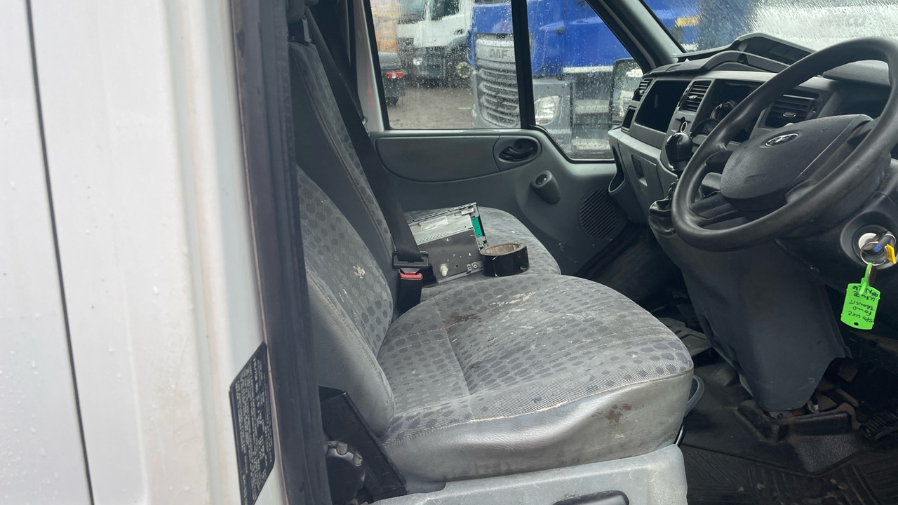 Ford Transit T350 2.2 TDCi 115ps - Autoutilitară cabină dublă: Foto 5 Ford Transit T350 2.2 TDCi 115ps - Autoutilitară cabină dublă: Foto 5