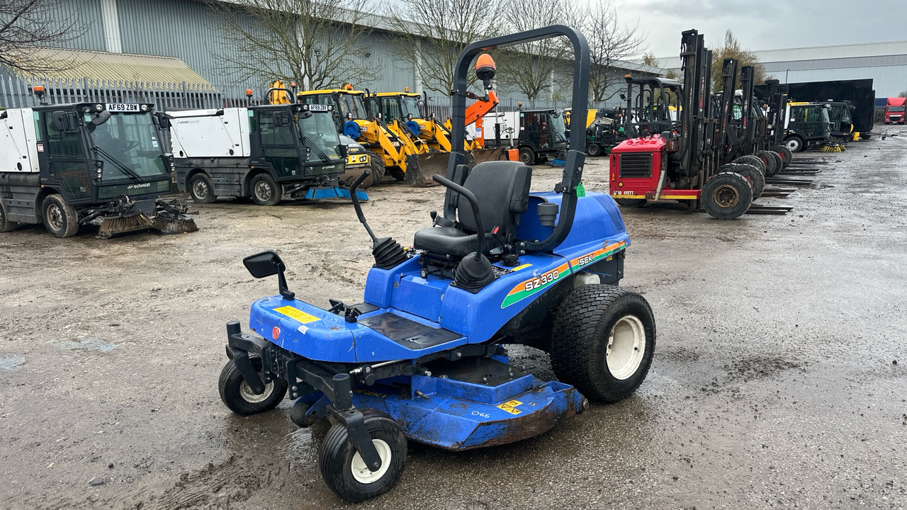 ISEKI SZ330 - Maşină de tuns iarba: Foto 2 ISEKI SZ330 - Maşină de tuns iarba: Foto 2