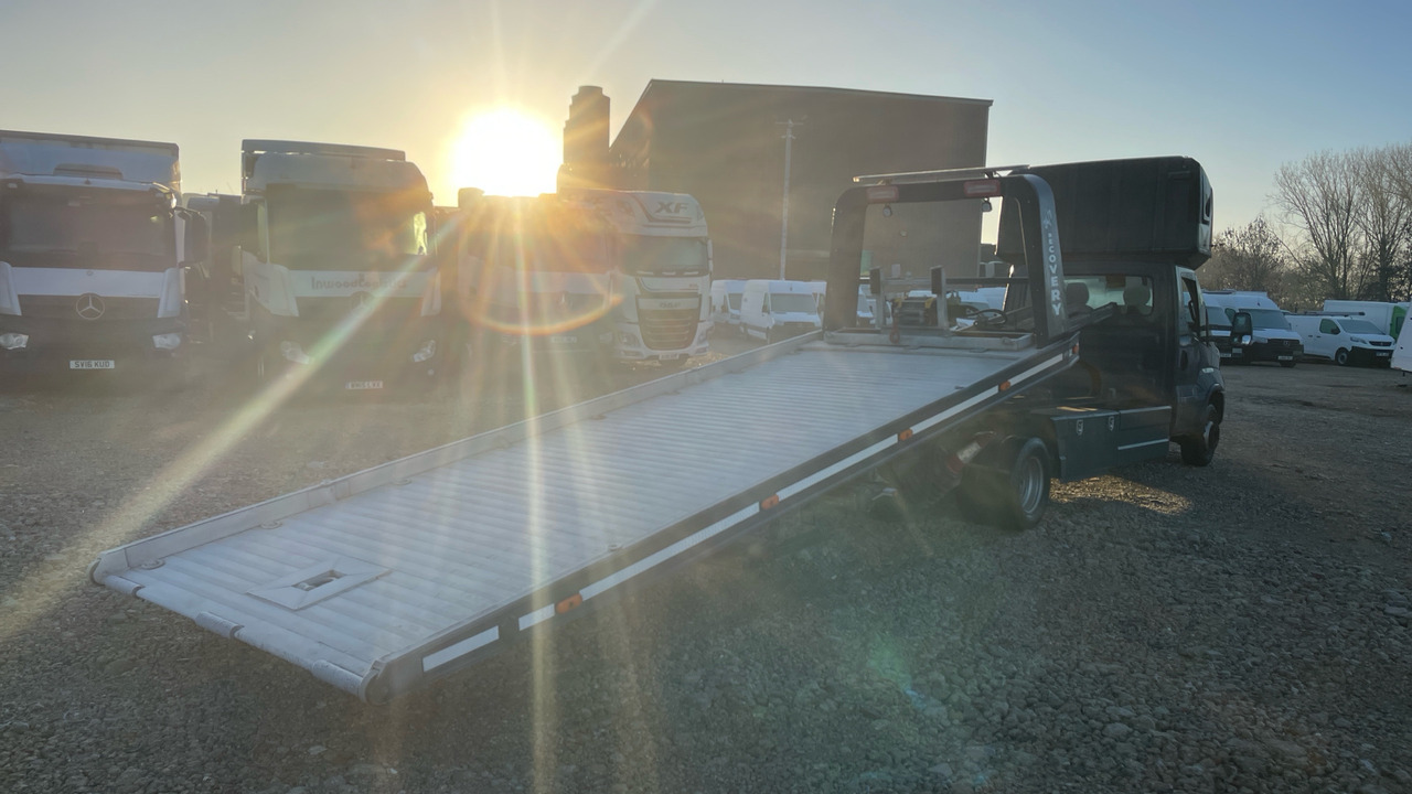 IVECO DAILY 70C18 - Maşină de tractare: Foto 4 IVECO DAILY 70C18 - Maşină de tractare: Foto 4