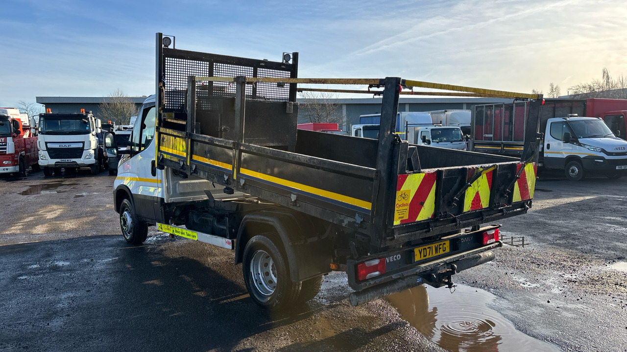 IVECO DAILY 72-180 - Camion basculantă: Foto 3 IVECO DAILY 72-180 - Camion basculantă: Foto 3