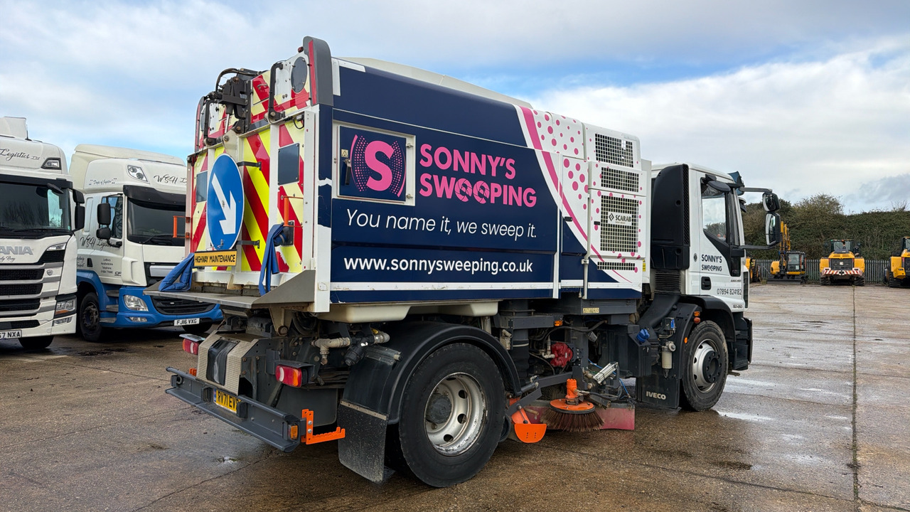 IVECO EUROCARGO 150-250 - Măturătoare stradală: Foto 4 IVECO EUROCARGO 150-250 - Măturătoare stradală: Foto 4