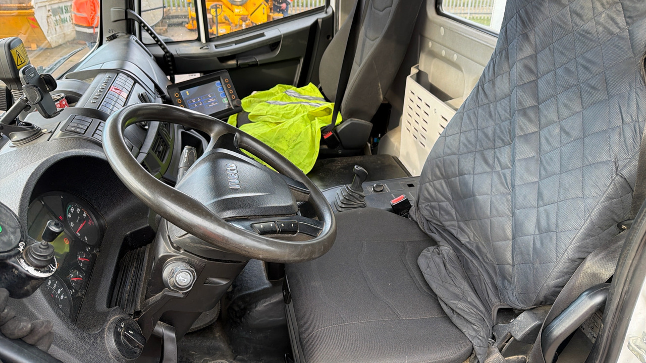 IVECO EUROCARGO 150-250 - Măturătoare stradală: Foto 5 IVECO EUROCARGO 150-250 - Măturătoare stradală: Foto 5